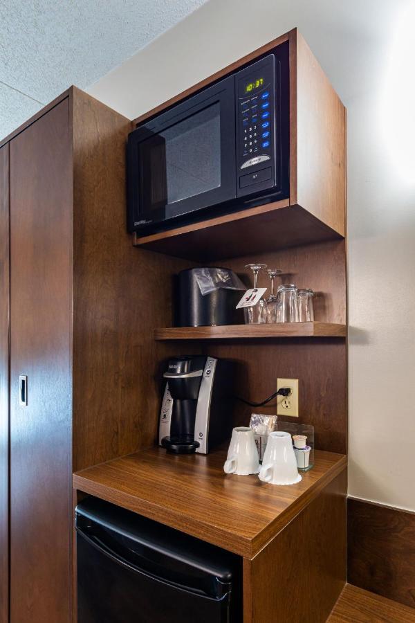 Hotel & Suites Normandin Quebec מראה חיצוני תמונה